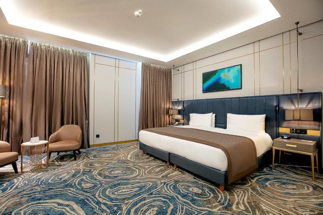 Hotel Intercontinental Baku By Ihg Exterior foto Deluxe Room